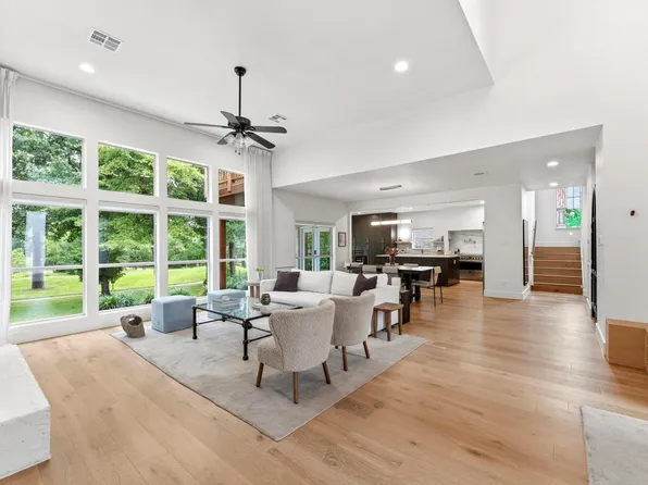 9 Claridge Ct, Conroe, TX 77304