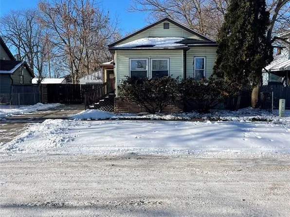 909 N Granger St, Saginaw, MI 48602