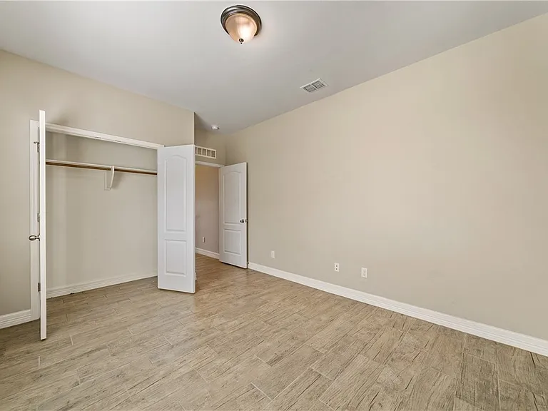 7721 Dove Hollow Dr — Photo 25
