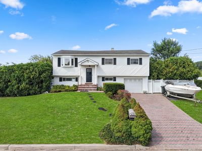 109 Remington Avenue, Selden, NY, 11784