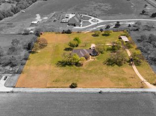 407 Locust Dr, Red Oak, TX 75154