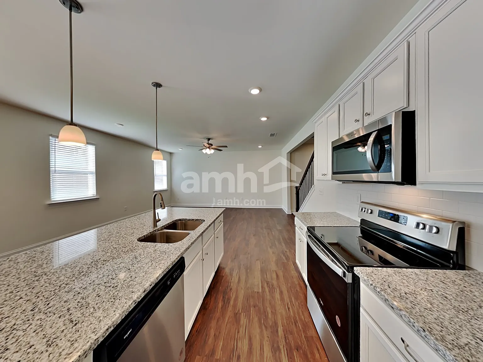 4 bed, 2.5 bath, 2098 sqft, $2,435 — Photo 3
