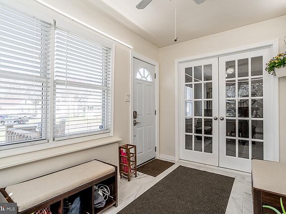 3rd image of 315 Evergreen Ave