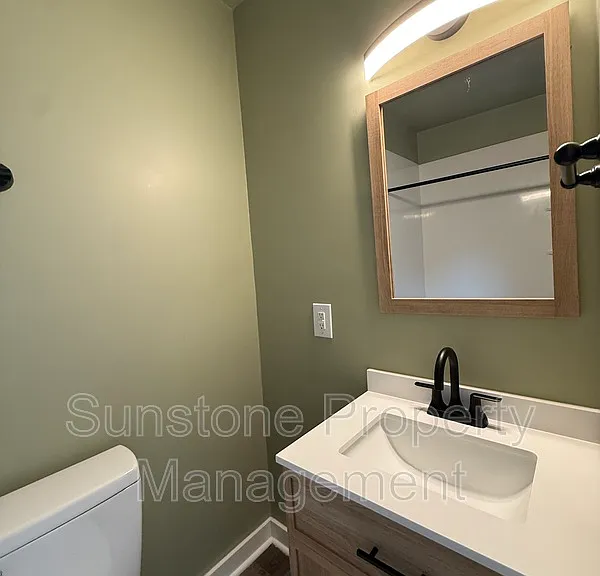 223 S Evanston Ave — Photo 10
