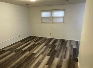 720 W 63rd St APT 1, Davenport, IA 52806