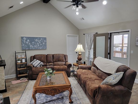 5th image of 1207 Ava Ln