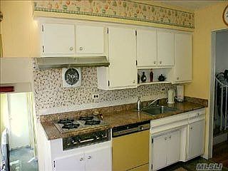 1st image of 7 Poppy Dr