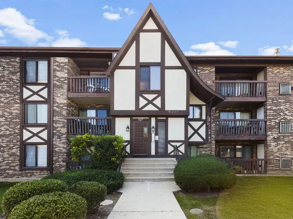 527 Cumnor Rd APT 107, Westmont, IL 60559