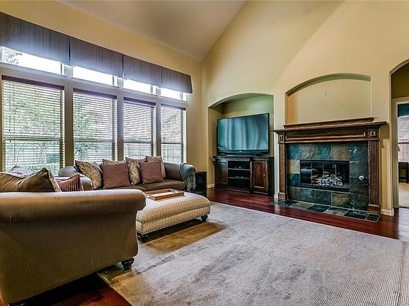 5th image of 9625 Barksdale Dr