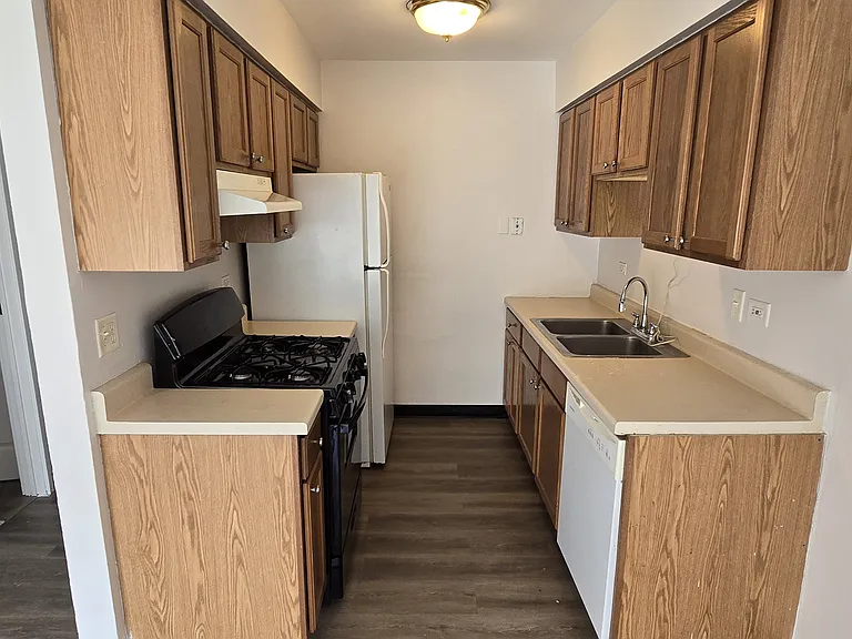 1125 Dickens Way #B — Photo 8