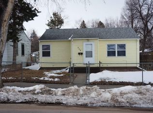 508 20th St NW, Minot, ND 58703