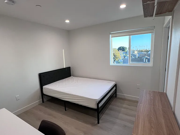 1224 W 37th Pl — Photo 129