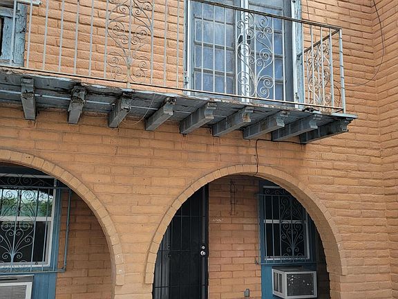 3rd image of 700 N Campbell St APT 2