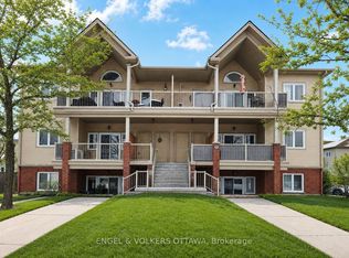 165 Waterbridge Dr #5, Ottawa, ON K2G7G3