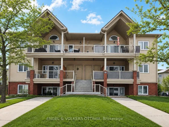 165 Waterbridge Dr #5, Ottawa, ON K2G 7G3