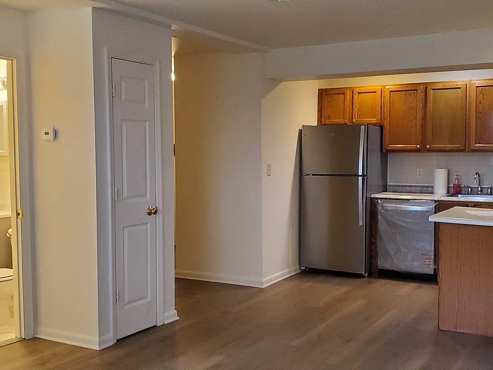 1307 Balcom Ave #1