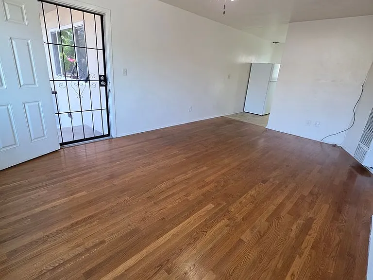 4415 Rosebud Ln #A-J — Photo 11
