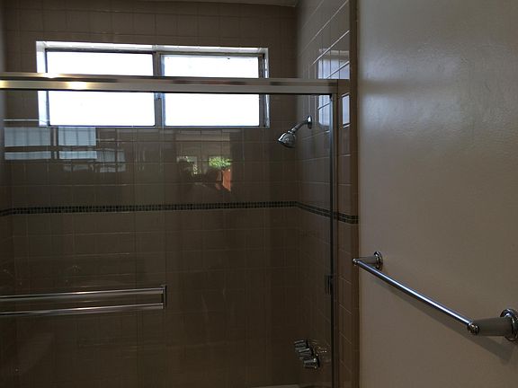 5th image of 1324 Barry Ave APT 4