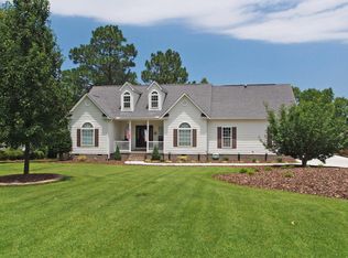 203 Bellhaven Dr, Whispering Pines, NC 28327