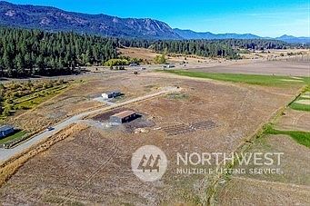 2nd image of 551 Tetons Lane