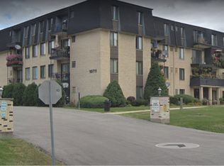 10711 5th Ave Cut Off APT 401, Countryside, IL 60525