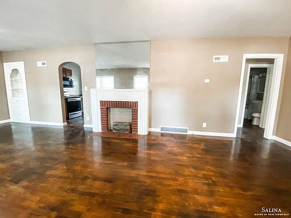 2nd image of 500 W Wilson St