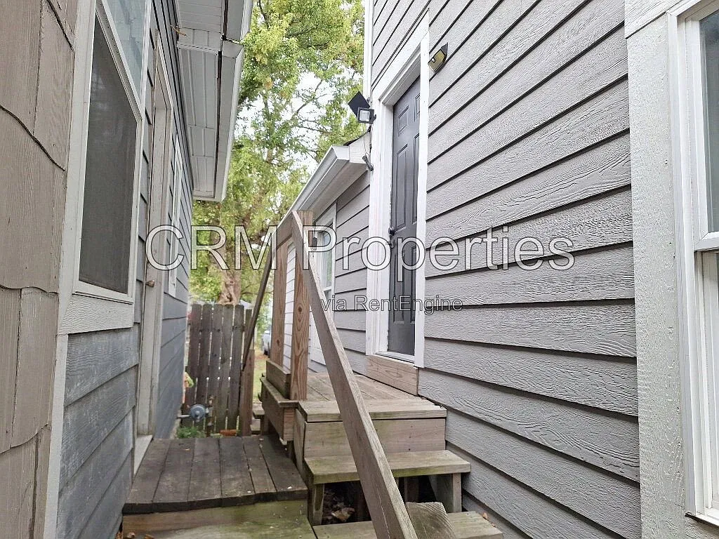 Studio, $850 — Photo 2
