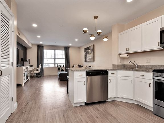 4th image of 693 Western Ave #105