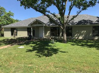 304 Hillside Dr, Hewitt, TX 76643