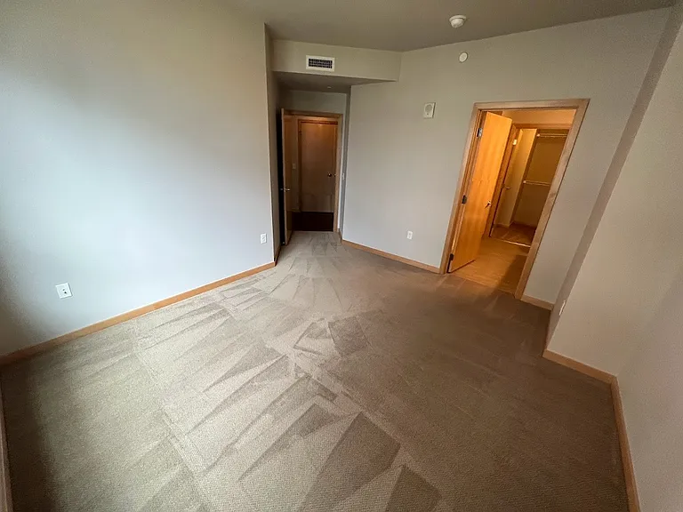Venture Luxury High Rise — Photo 99