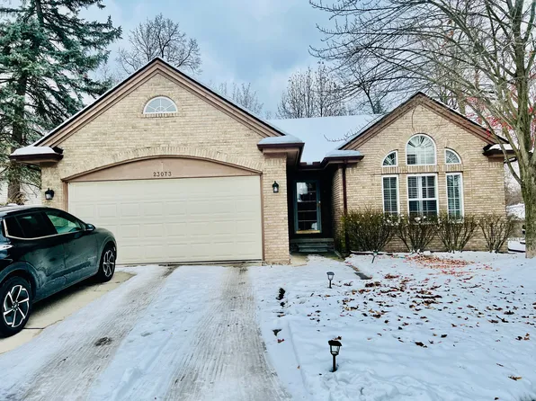 23073 Potomac Cir, Farmington Hills, MI 48335