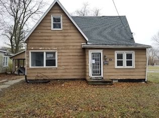 215 N Johns St, Pana, IL