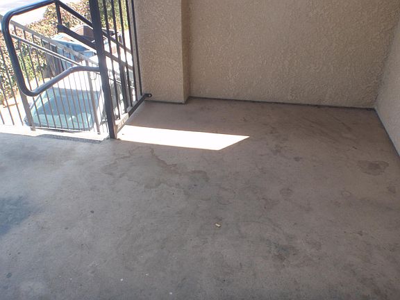 3rd image of 2122 W Lark Ave