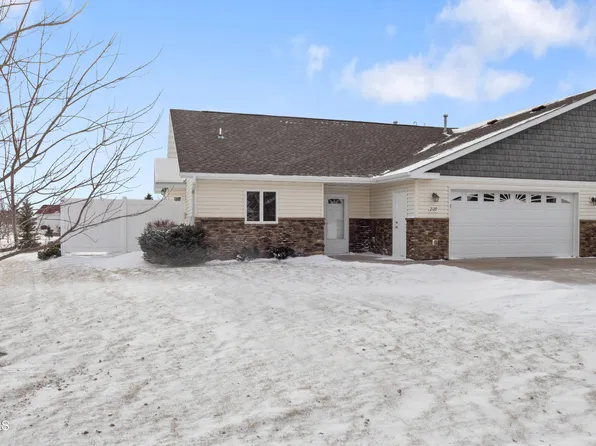 2129 Koch Dr, Bismarck, ND 58503