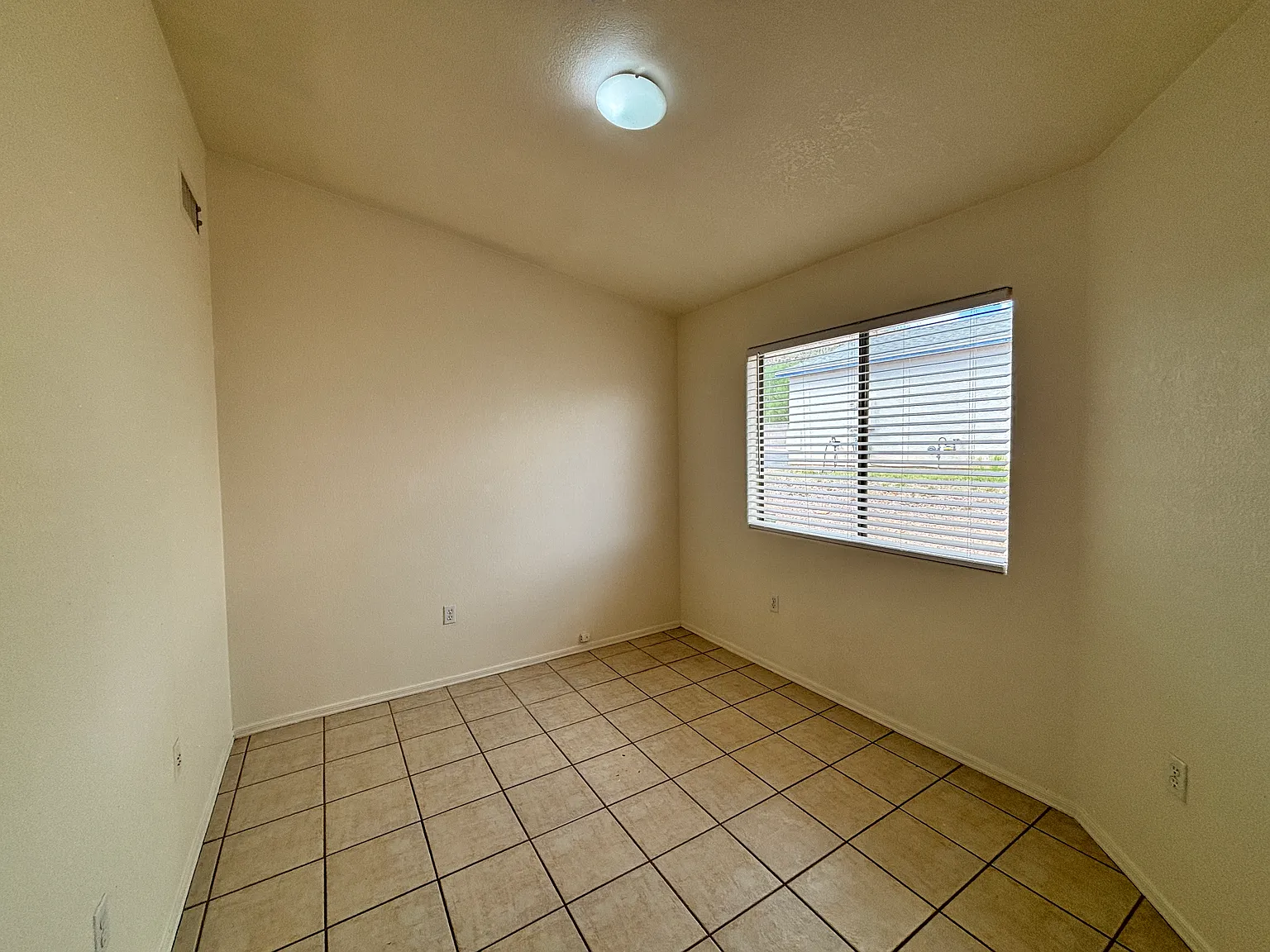 3 bed, 1329 sqft, $1,750 — Photo 4