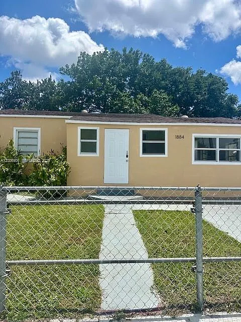 1884 NW 52nd St