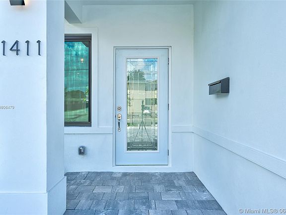 4th image of 1411 SW 66th Ave