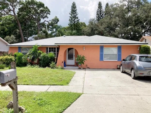 2032 Whitney Dr, Clearwater, FL 33760