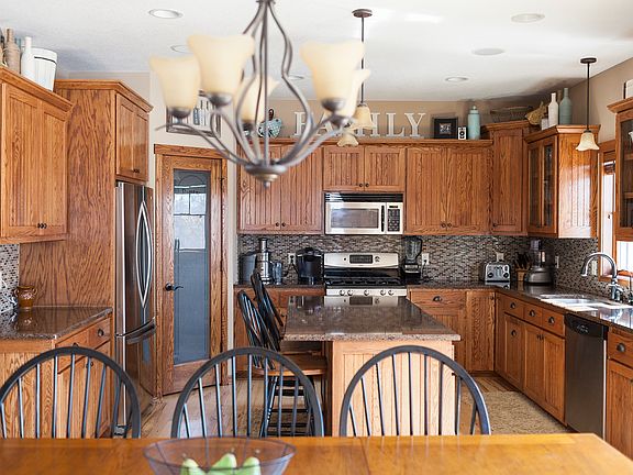 2nd image of 1013 Provence Ln