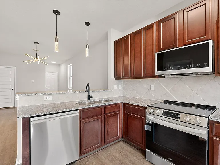 10422 Green Lake Dr — Photo 12