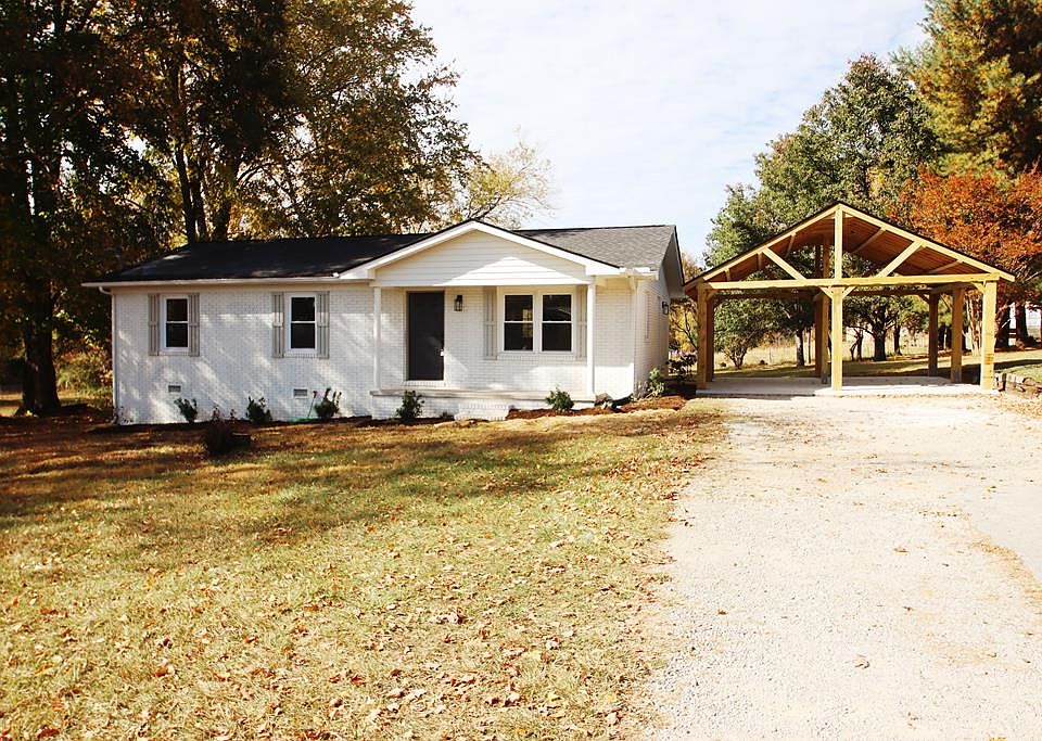 1st image of 272 Brookhill Dr