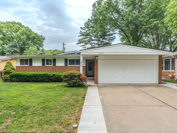 32973 Grennada St, Livonia, MI 48154