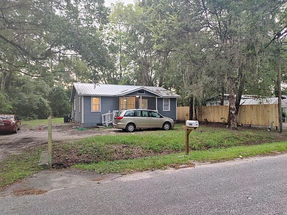2nd image of 104 NE 22nd St