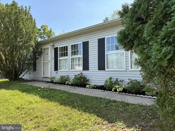 24 Shagbark Ct E, Harleysville, PA 19438