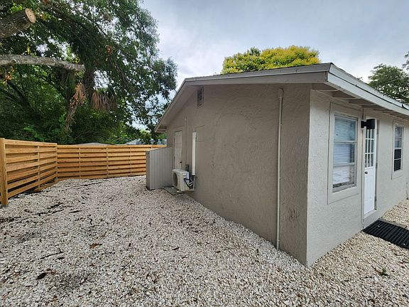 2nd image of 3133 Myrtle St #2