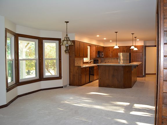 3rd image of 2610 Dean Lake Ave NE