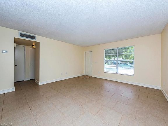 2nd image of 2433 Poinciana Dr