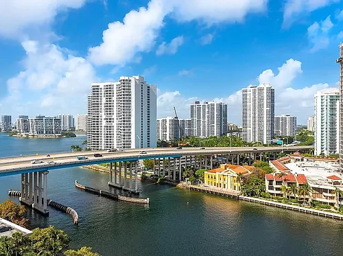 19390 Collins Ave Photo 1