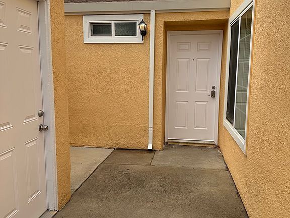 3rd image of 1610 Central Ave