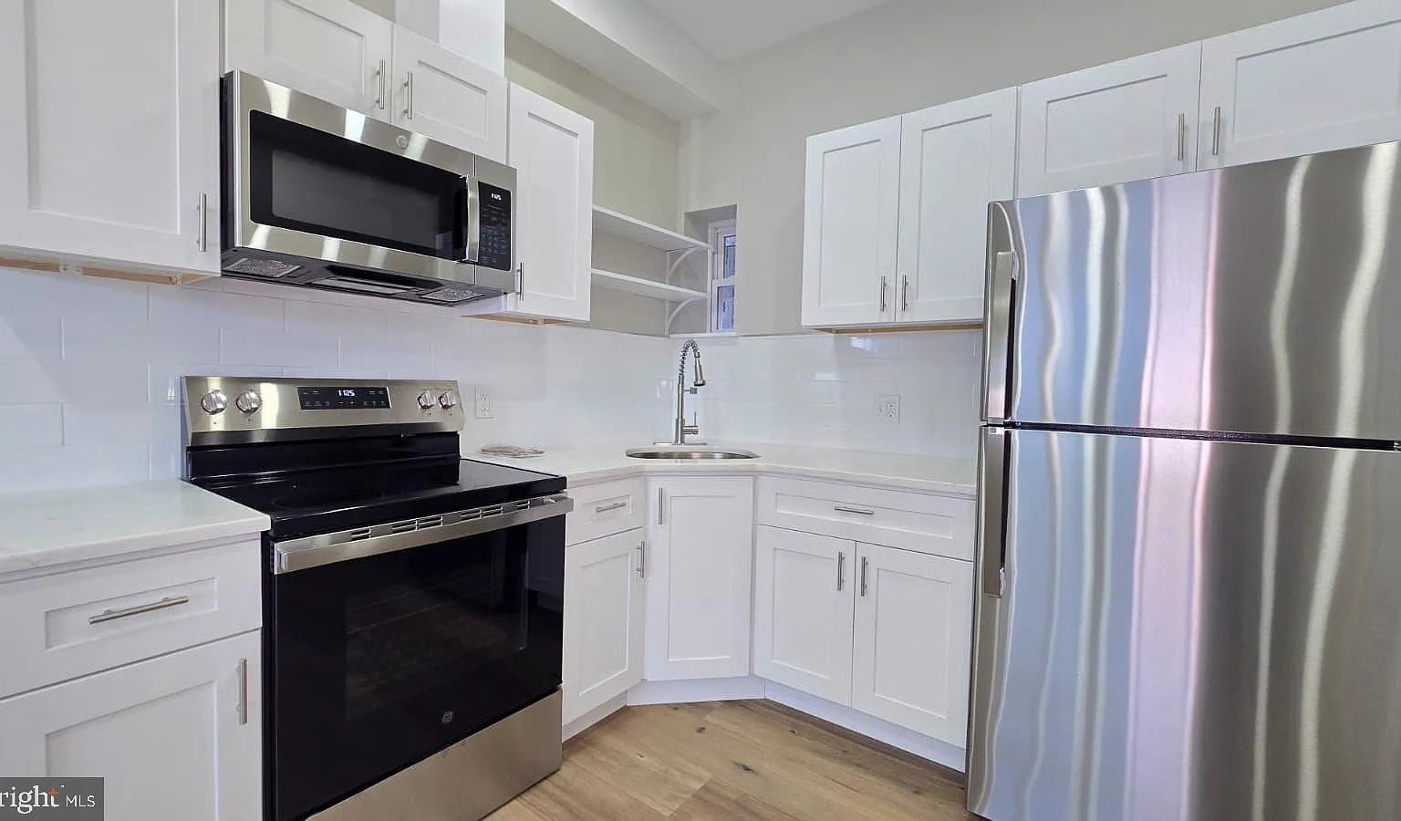 1207 W Wyoming Ave — Photo 4